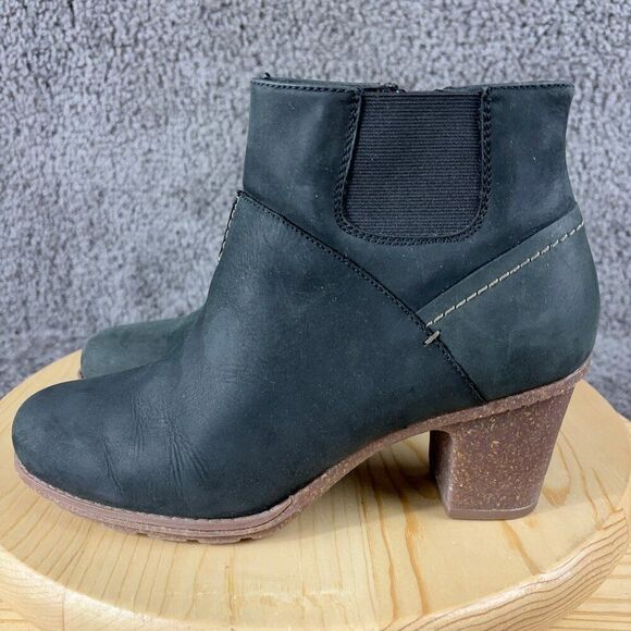 Clarks Sashlin Vita Chelsea Boots Womens Size 9 Leather Black Ankle Booties - Picture 1 of 9